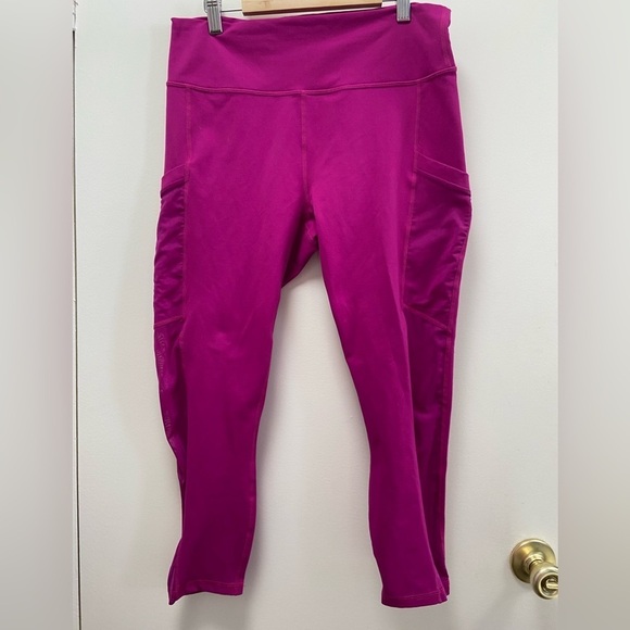 Fabletics small/med fuchsia leggings inside pocket sheer stripes down leg - Picture 5 of 11